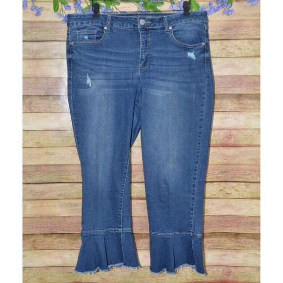 Cato Ladies Cropped Ankle Denim Blue Jeans Size 14 Cute Stretch Raw Flared Hem - Picture 1 of 11